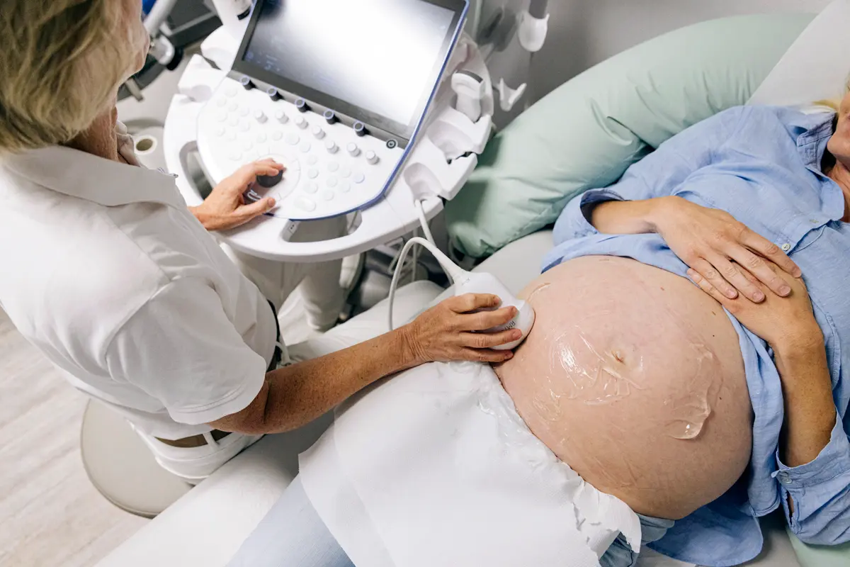 Obstetrics at the gynaecological clinic Dr Geisenhofer, Munich. Ultrasound examination.